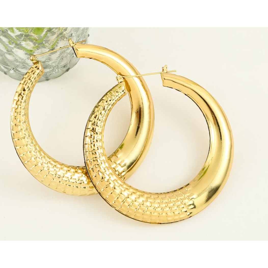 CRESCENT HOOP EARRINGS - STREET SMARTS - Itgirl Accessories Store